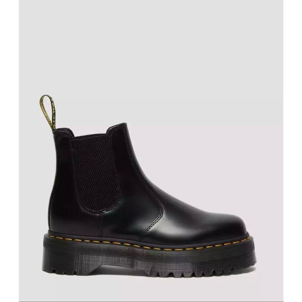 Dr. Martens Smooth Chelsea Boot 2976 | Black in 7